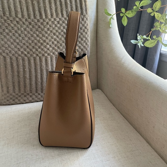 Tory Burch Small McGraw Bucket Bag - Picture 5 of 15